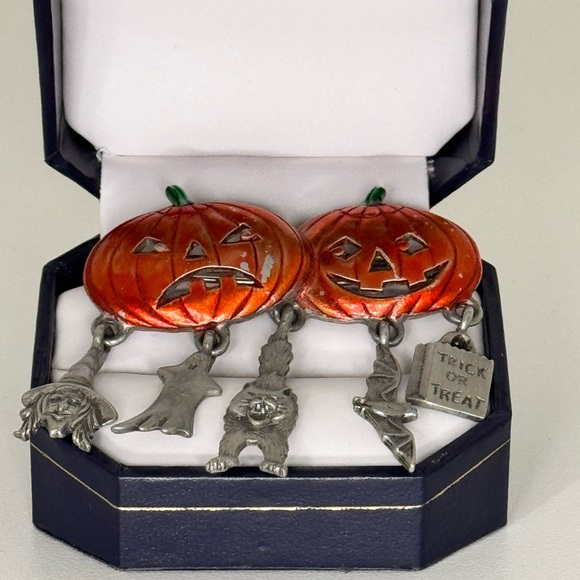 JJ Vintage Halloween Themed Brooch Pin - Picture 1 of 3